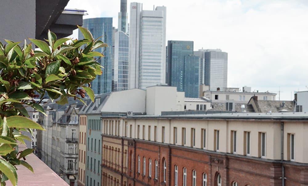 Bristol Hotel - Frankfurt City - Central Station Франкфурт на Майн Екстериор снимка