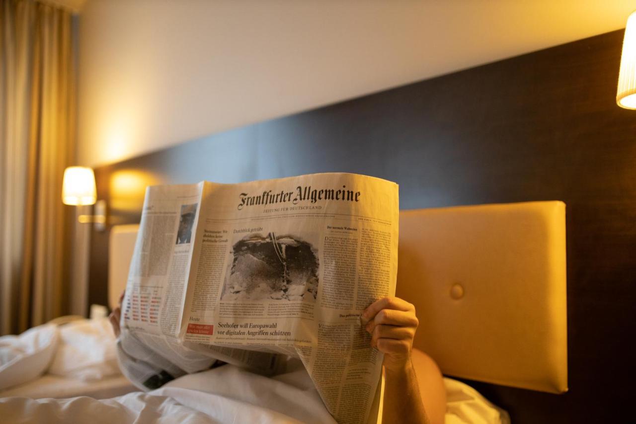 Bristol Hotel - Frankfurt City - Central Station Франкфурт на Майн Екстериор снимка