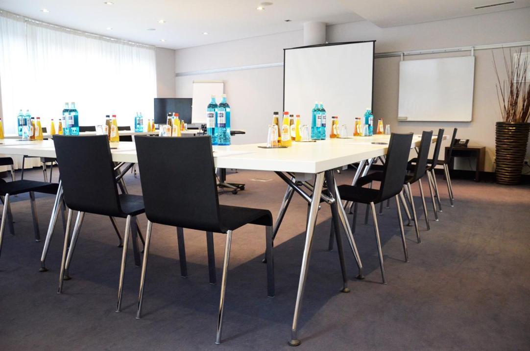 Bristol Hotel - Frankfurt City - Central Station Франкфурт на Майн Екстериор снимка