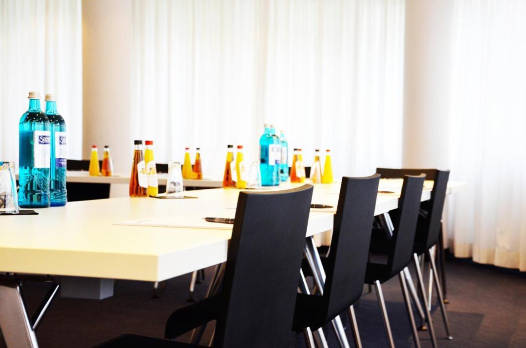 Bristol Hotel - Frankfurt City - Central Station Франкфурт на Майн Екстериор снимка