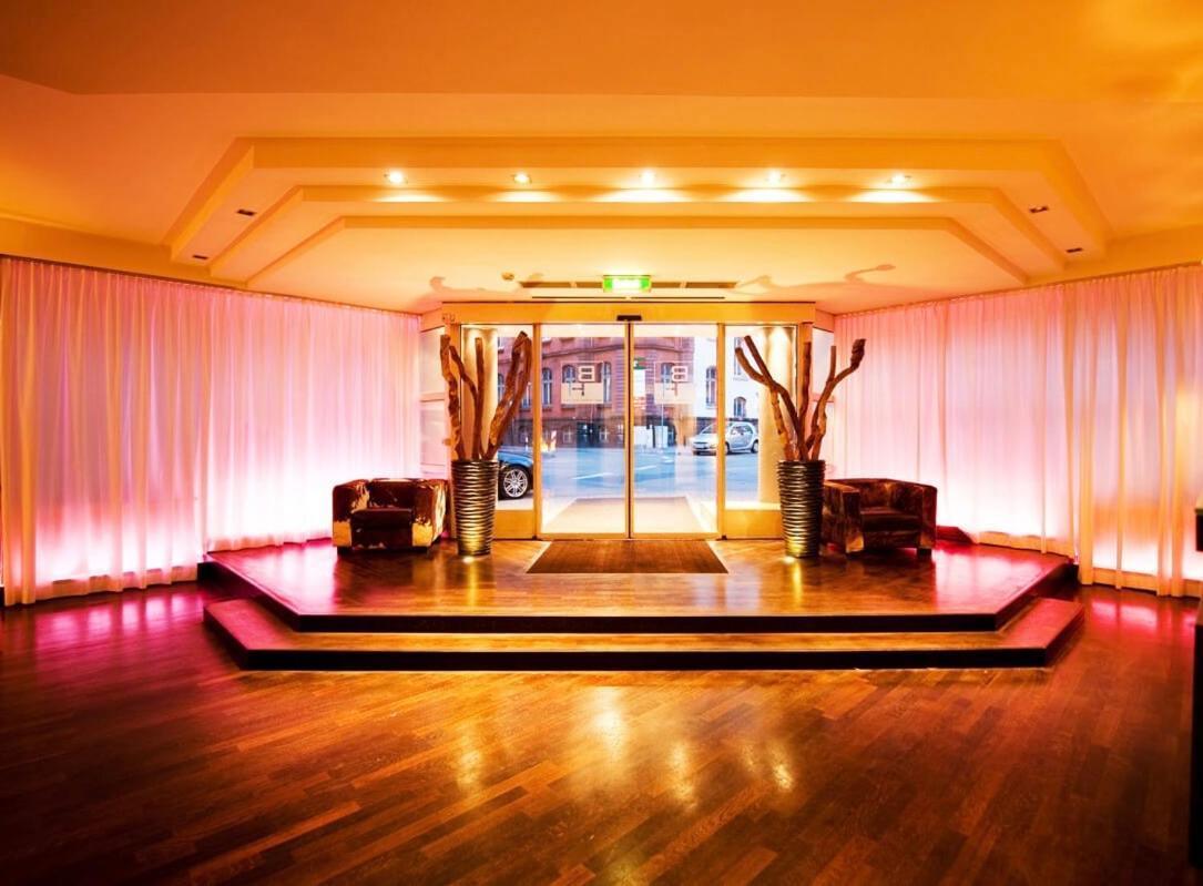 Bristol Hotel - Frankfurt City - Central Station Франкфурт на Майн Екстериор снимка