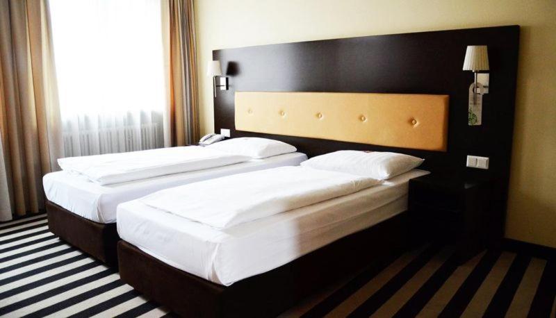 Bristol Hotel - Frankfurt City - Central Station Франкфурт на Майн Екстериор снимка