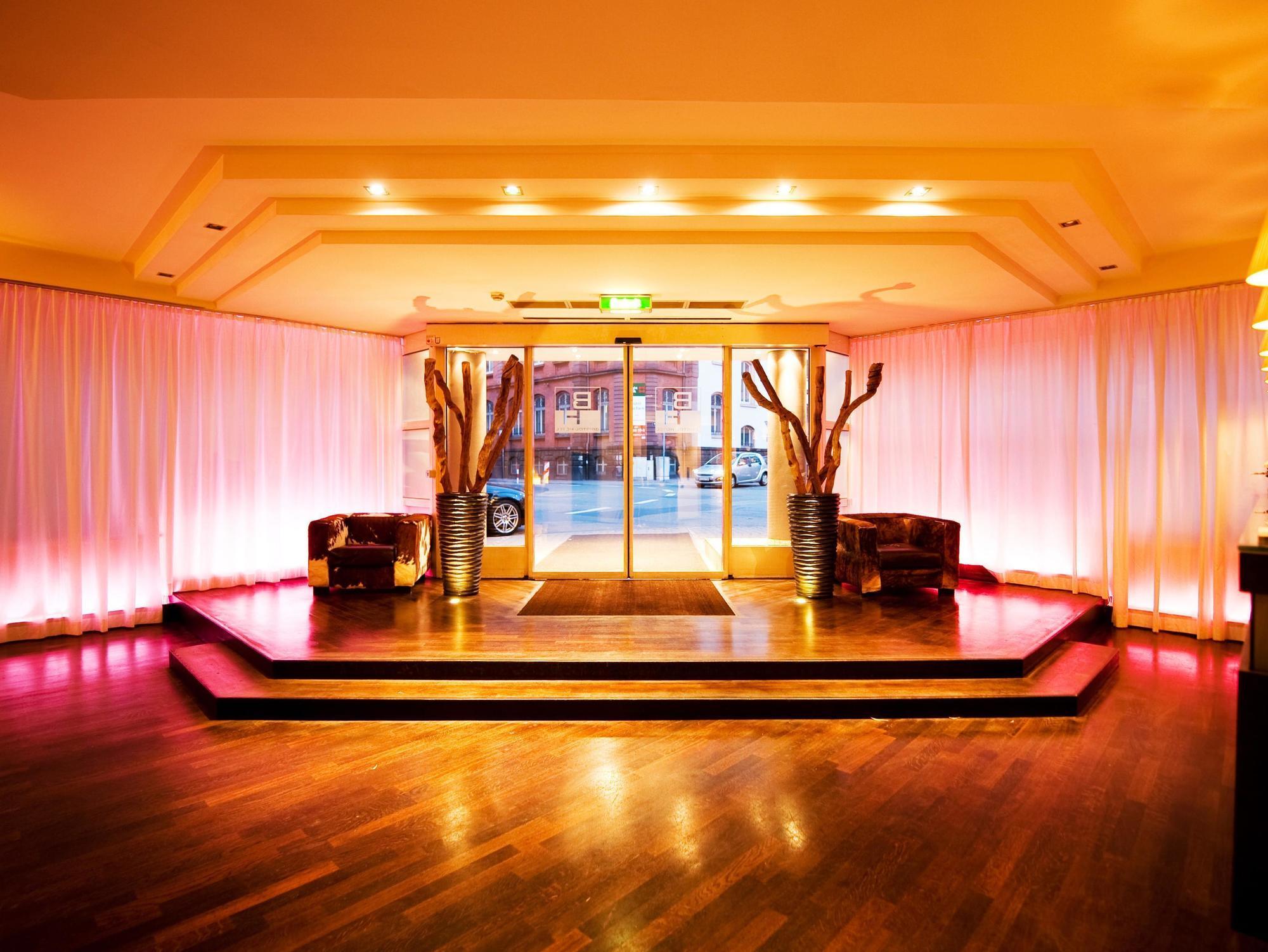 Bristol Hotel - Frankfurt City - Central Station Франкфурт на Майн Екстериор снимка